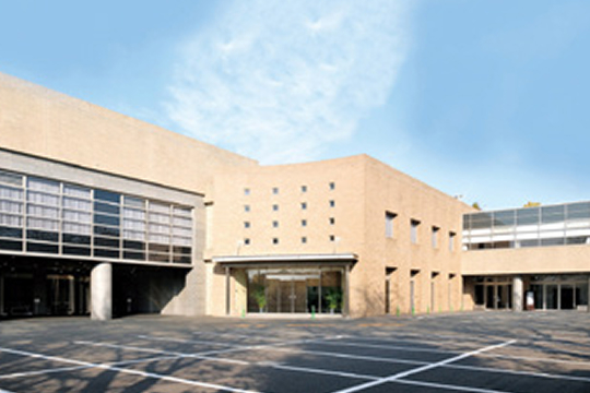 夕刻葬（夜火葬）対象斎場　堀ノ内斎場の外観