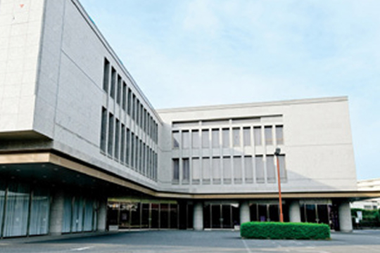 夕刻葬（夜火葬）対象斎場　落合斎場の外観